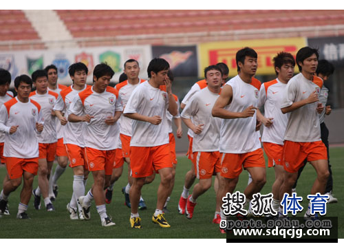 永盈会官方网站鲁能2019阵容：球员风采与精彩瞬间